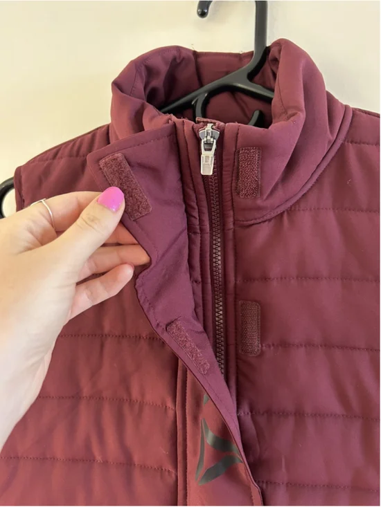 Reebok Getaway Womens Vest Quilted Zip Up Lightweight Burgundy Logo Size L - Picture 6 of 8